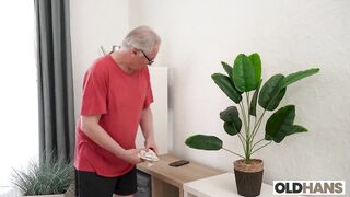 Sure, your Daughter can Stay here for 2 Days! Breiny Zoe at OldHans