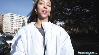 Public Agent Her bubble booty bounces on his ramrod like a muscular basketball