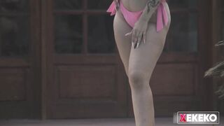 My Venezuelan neighbour with massive titties lets me screw her in swap for taking some worthy photos of her.