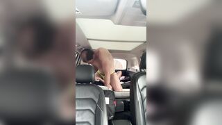 Slutty driver cannot get sufficiently of his passenger’s knob