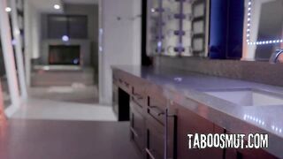 The Love Hotel - Penny Pax, Emily Willis