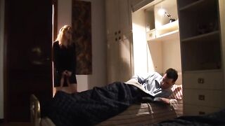 Stepmother Explains to Hunk That a Oral pleasure Is More excellent Than a Tugjob