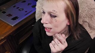 T-Hotty needs some ramrod when that babe gets home