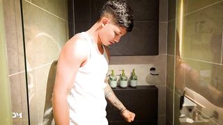 My neighbour gets banged in the bath after I fix her shower - Danner Mendez & Andrea Castro