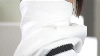 Aidra Foxx Squats Down And Widens Open For U To Watch Her Pink Vagina