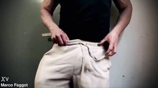 Heterosexual leaves the gym to film homo porn, playing with a banana in his mouth and picking his booty like a faggot.