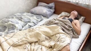 Morning masturbation ended with a ravishing climax