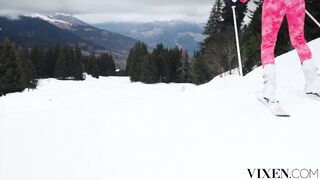 VIXEN Gorgeous Golden-haired Bella Spark Ditches Boring BF For Vehement Outdoor Sex With Stranger