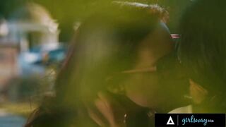 GIRLSWAY - Lovers Chloe Surreal & Jessica Ryan Have Ardent Squirting Sex POV - SPANISH SUBTITLES