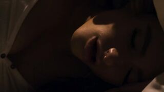 Stepdaughter snatch licking stepmom when stepdad is away