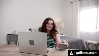 WITHOUT THE FAMILY - Wicked Teen Leana Lovings Seduces Stepcousin For Sexy Snatch Pounding