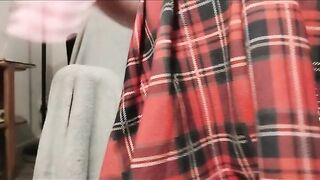 Hunk in red takes sextoy and cums