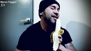 Chacal mexicano acepta hacer porno homo a cambio de algo de dinero