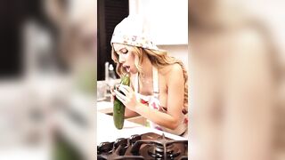 The cucumber I bought for the salad ended up inside my cunt - AMBAR PRADA