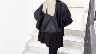 Alt gal teases her in the hallway! THAT BABE ASKS FOR ANAL!