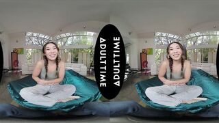 UP CLOSE VR - Sexy Gymnast Kimmy Kimm Shows U Some Moves Whilst Screwing Your Shlong - POV