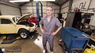 VRB Homosexual: twink mechanic Homosexual gives Hawt Oral-sex and Bangs Anal in advance of his boss coming - HD Porn
