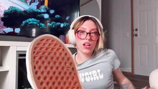 Ur gf needs perspired feet worship