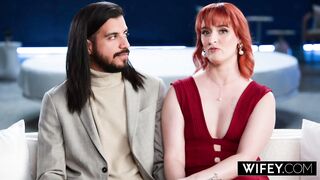 WIFEY Married mother I'd like to fuck Queen Mirage Takes A Giant BBC Whilst Hubby Cheers On