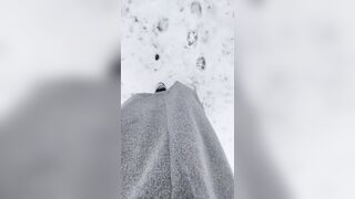 Winter in garden - outfit with ebony boots and hose