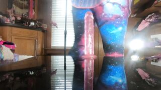 Trans bitch Daphne bangs herself on the table with her pink sex-toy