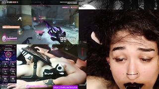 ALTERNATIVE CATGIRL SUCCBUS TRANSGIRL with vibrating plug plays overwatch during the time that viewers control it egirl rock rock kitten gamer gooner cute transgirl