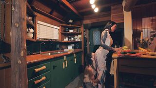 Tattooed Wifey Makes Cabbage Soup and Creampie for Massive Jock Hipster