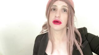 Hot Russian t-girl Cum1ra passionately screws herself in the enjoyable booty and gap with a biggest sex toy